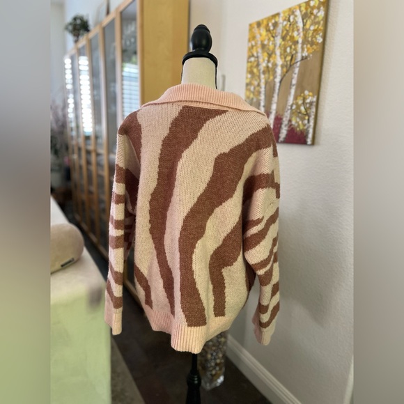 Nine West - retro feeling animal print blush color sweater - Picture 5 of 10